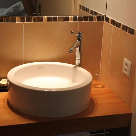 Alojamento de Acomodação e Pequeno-almoço Boutique Hôtel, La Musardiere 4*